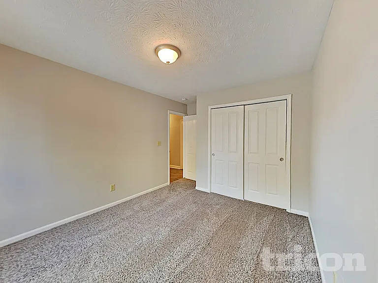 12758 Sovereign Ln — Photo 10