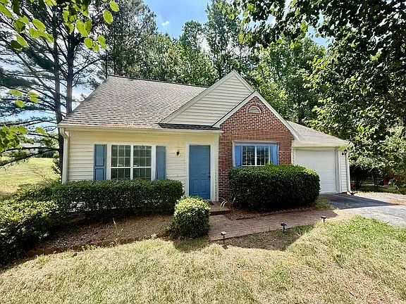 4th image of 317 Saint Thomas Dr