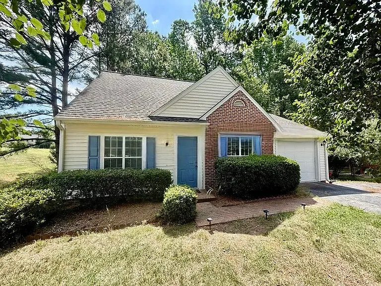 317 Saint Thomas Dr — Photo 4