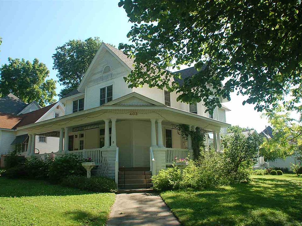1st image of 403 1st Ave NE