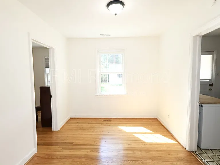 904 Maple Ave — Photo 12