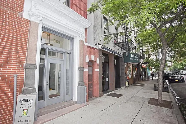 Rented by Buchbinder & Warren | media 27