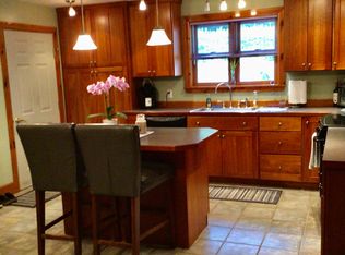 29 Nash Hill Rd, Williamsburg, MA 01096