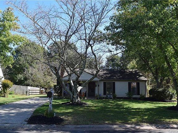 3rd image of 6720 Woodwedge Dr