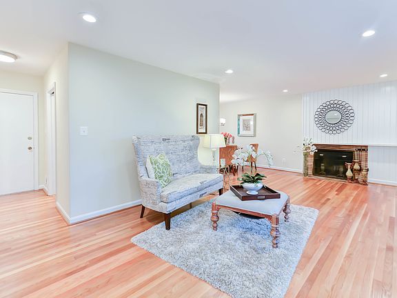 5th image of 7315 Pinewood St
