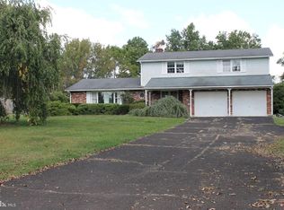 2400 Hillcrest Rd, Quakertown, PA 18951