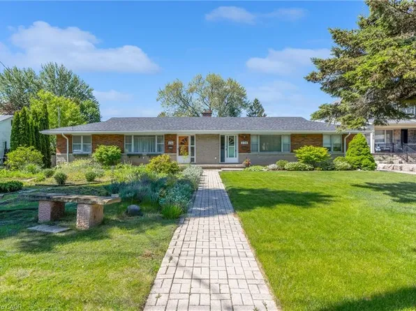 Pine Cove Rd #234, Burlington, ON L7N 1W1