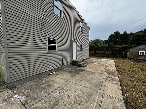 4th image of 1728 N Thompson Dr
