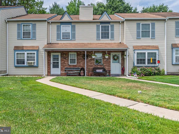 827 Saint Regis Ct, Mantua, NJ 08051