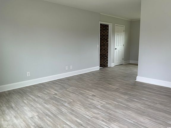 3rd image of 468 Lynwood Dr.