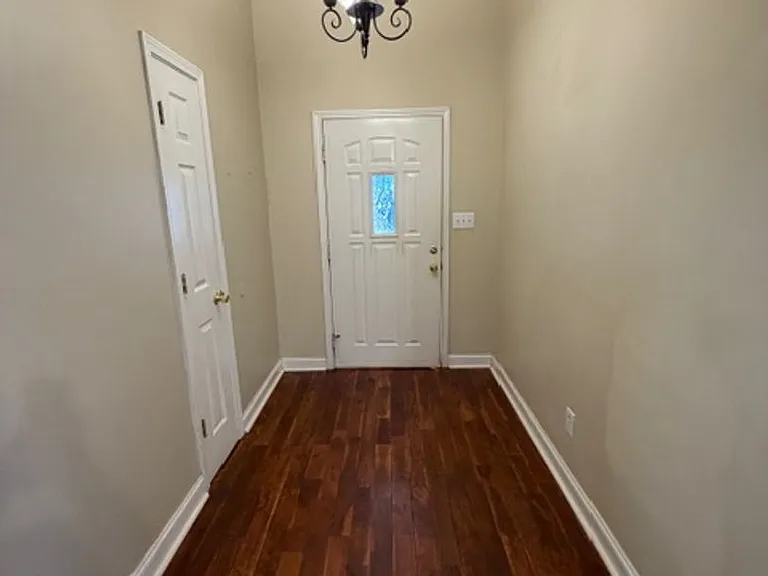 200 Chipper St — Photo 2