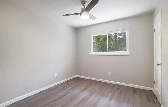 2121 Trede Dr — Photo 18