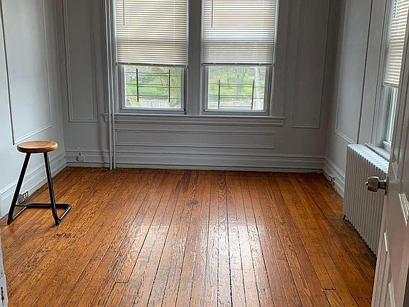 2nd image of 19 Sherwood Ave APT 2