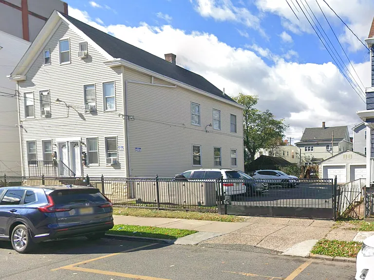 440 E 19th St #5 — Photo 8