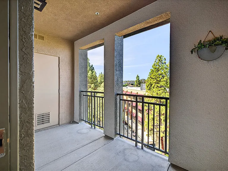 1800 Alma Ave #402 — Photo 24