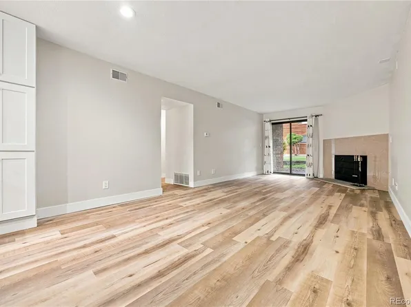 433 Wright St APT 101, Lakewood, CO 80228