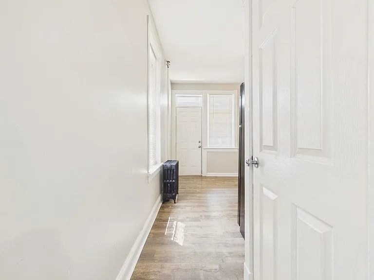2614 Lexington St — Photo 11