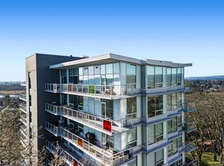 4009 Rainbow Hill Ln #805, Saanich, BC V8X0B3