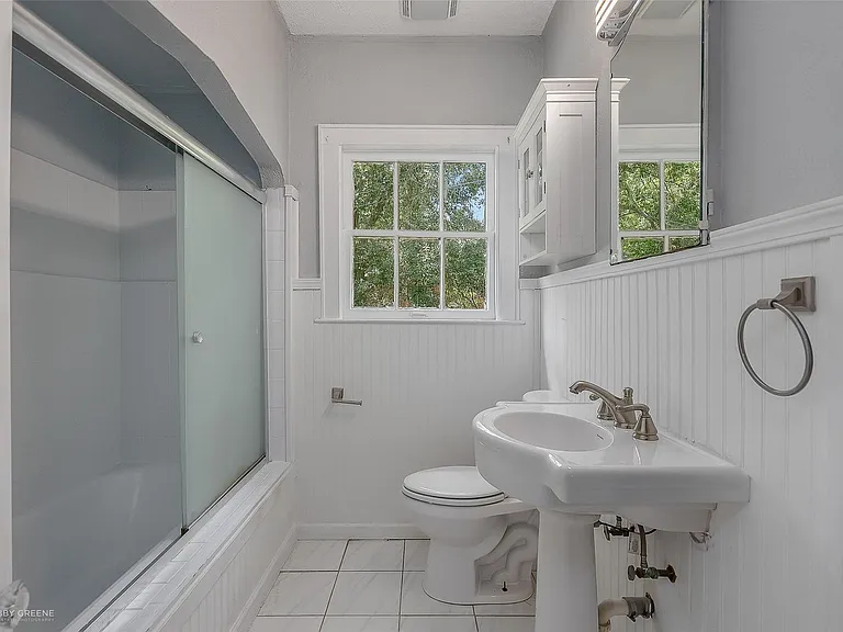 1212 E Kings Hwy — Photo 25