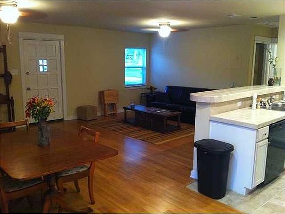 2nd image of 3302 Garden Villa Ln