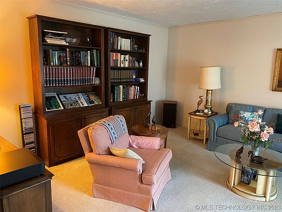 3rd image of 2106 E Foster Dr