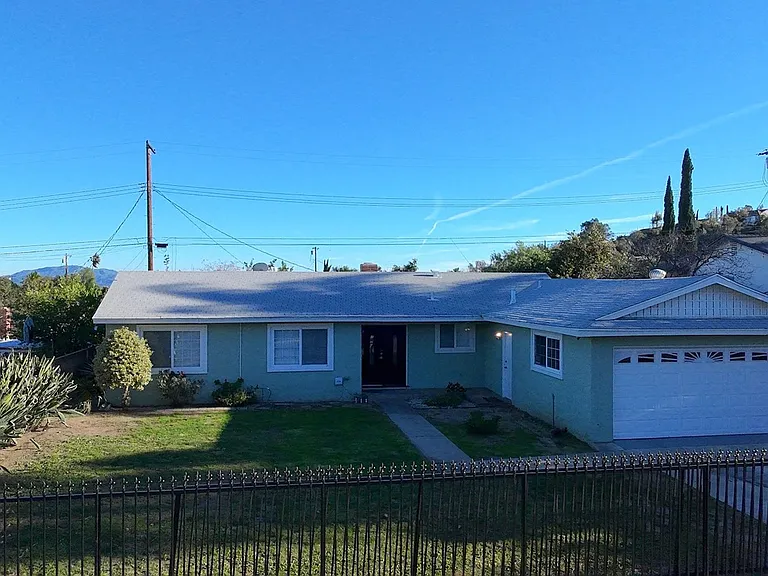15148 Oro Grande St — Photo 1