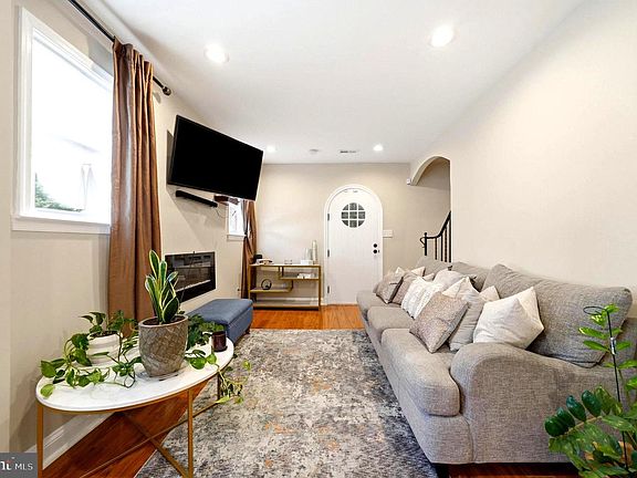 5th image of 4615 Howe Ave