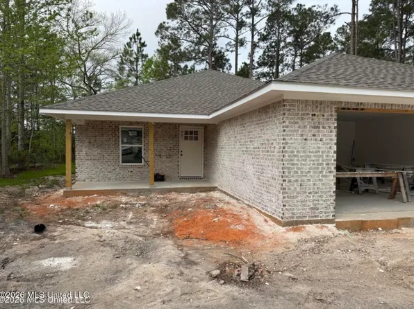 8105 Exchange St, Gautier, MS 39553