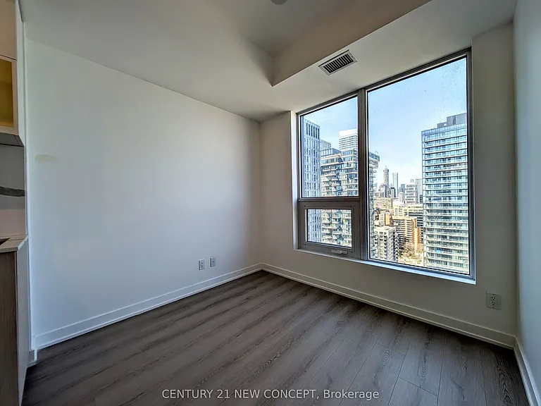 100 Queen St E #2715 — Photo 8