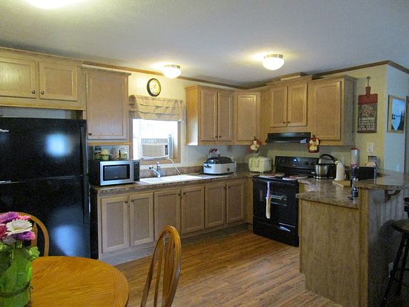 3rd image of 79 Portland Way
