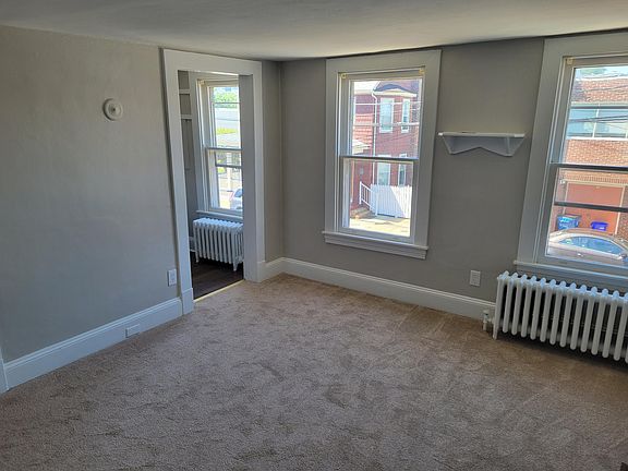 3rd image of 126 Prince George St #4