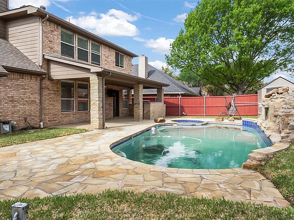 4th image of 2700 Timberwood Dr