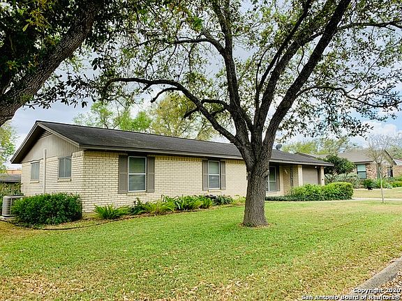 2nd image of 914 Muecke Dr