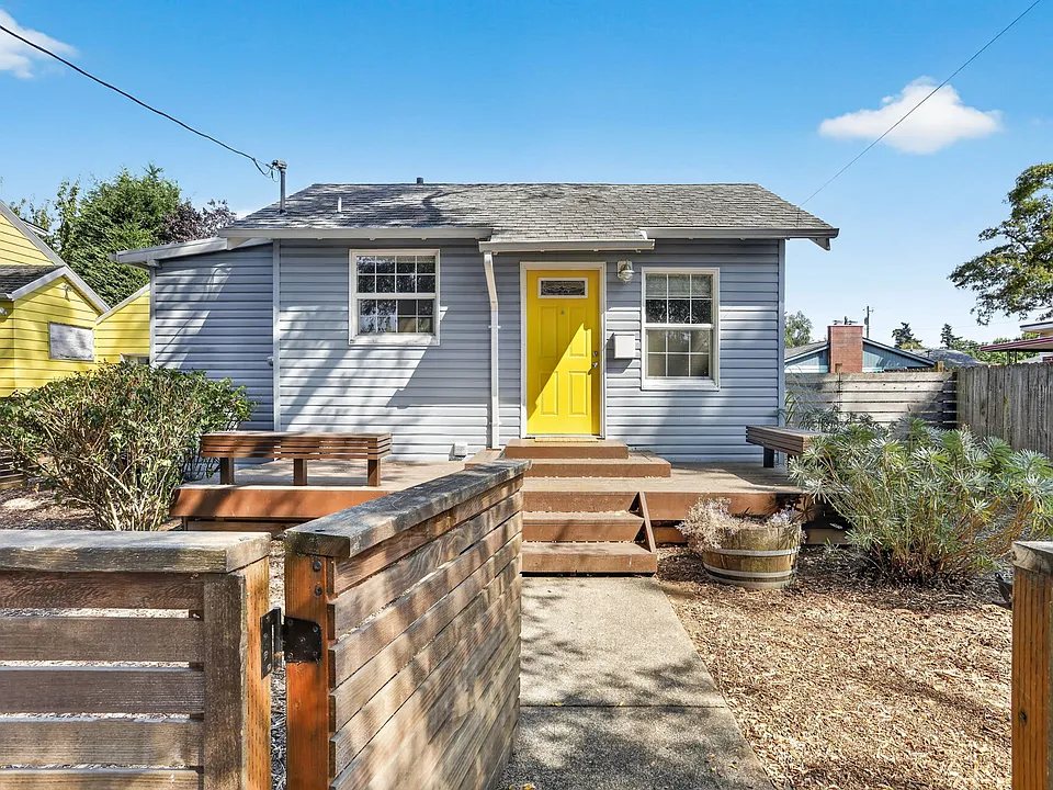 4306 SE 54th Ave