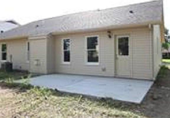 4th image of 411 Fairway Dr