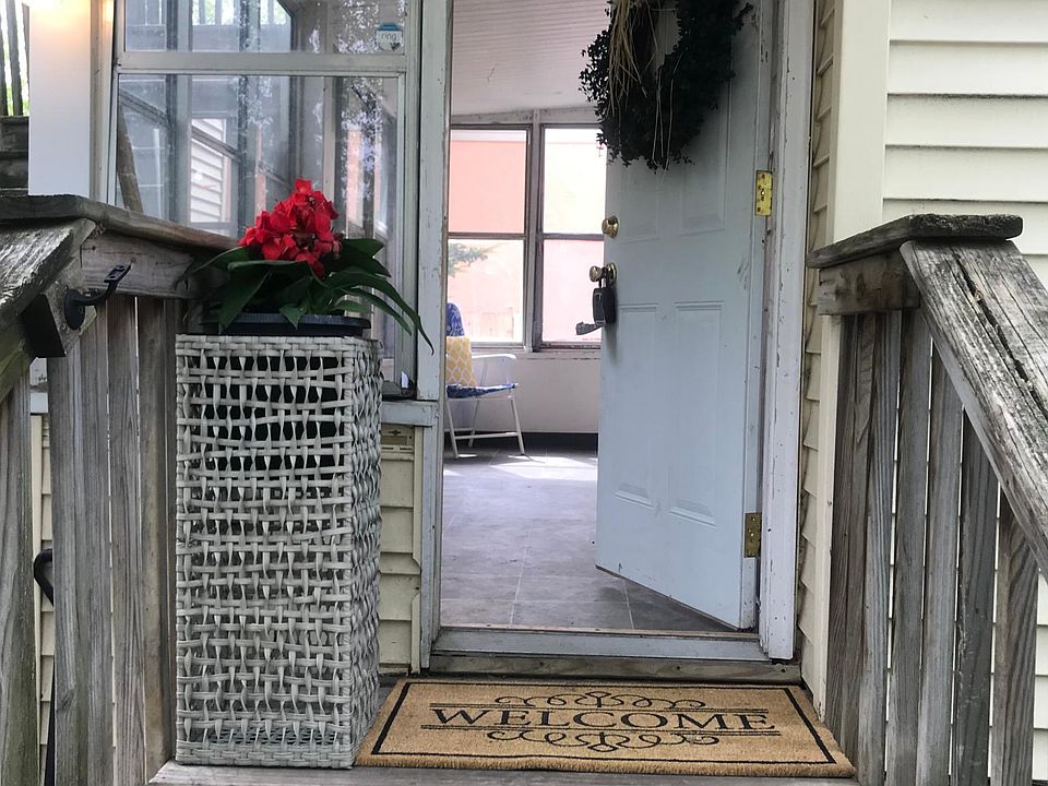 1st image of 308 Stevens St W #1