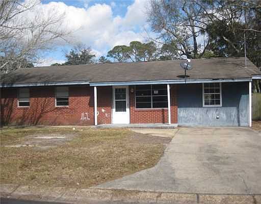 1st image of 133 Woodland Cres