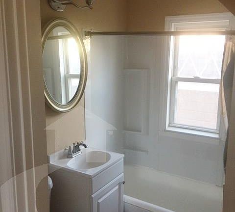 5th image of 127 Park St