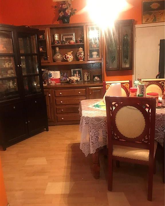 2nd image of 823 Cameron Ave