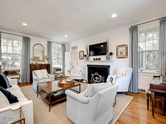 5th image of 2908 Lombardy Court