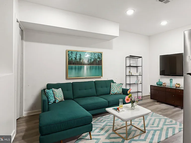 2550 Kensington Ave #3 — Photo 1