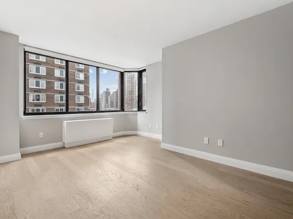 345 East 94th Street image 2 of 36