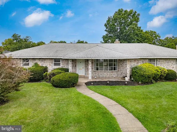 1011 N Charlotte St, Pottstown, PA 19464