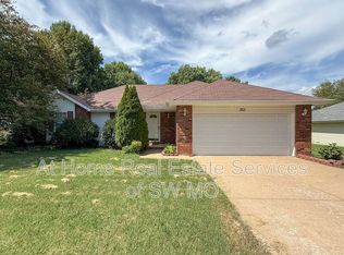 203 E Blue Jay St, Clever, MO 65631