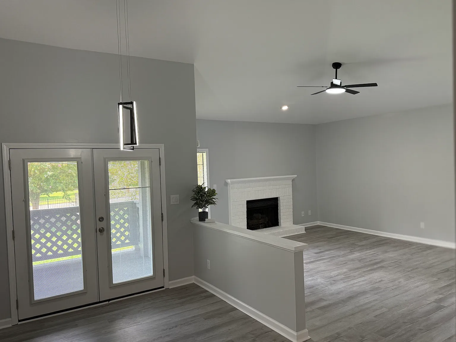 Harris Grove Ln, Charlotte — Photo 2