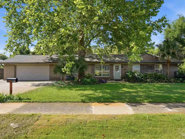 353 Fairpoint Dr, Gulf Breeze, FL 32561
