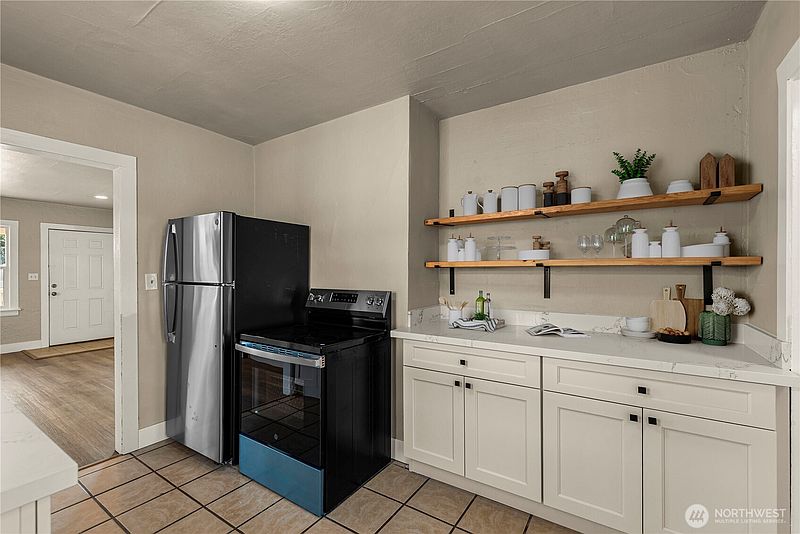 4th image of 502 Methow Street