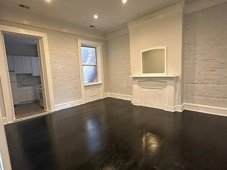 517 Cathedral St #1 — Photo 3