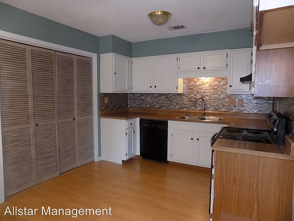 3rd image of 10050 Yates Dr