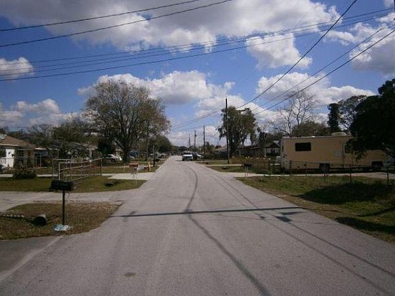 3rd image of 2231 Ivey Ln